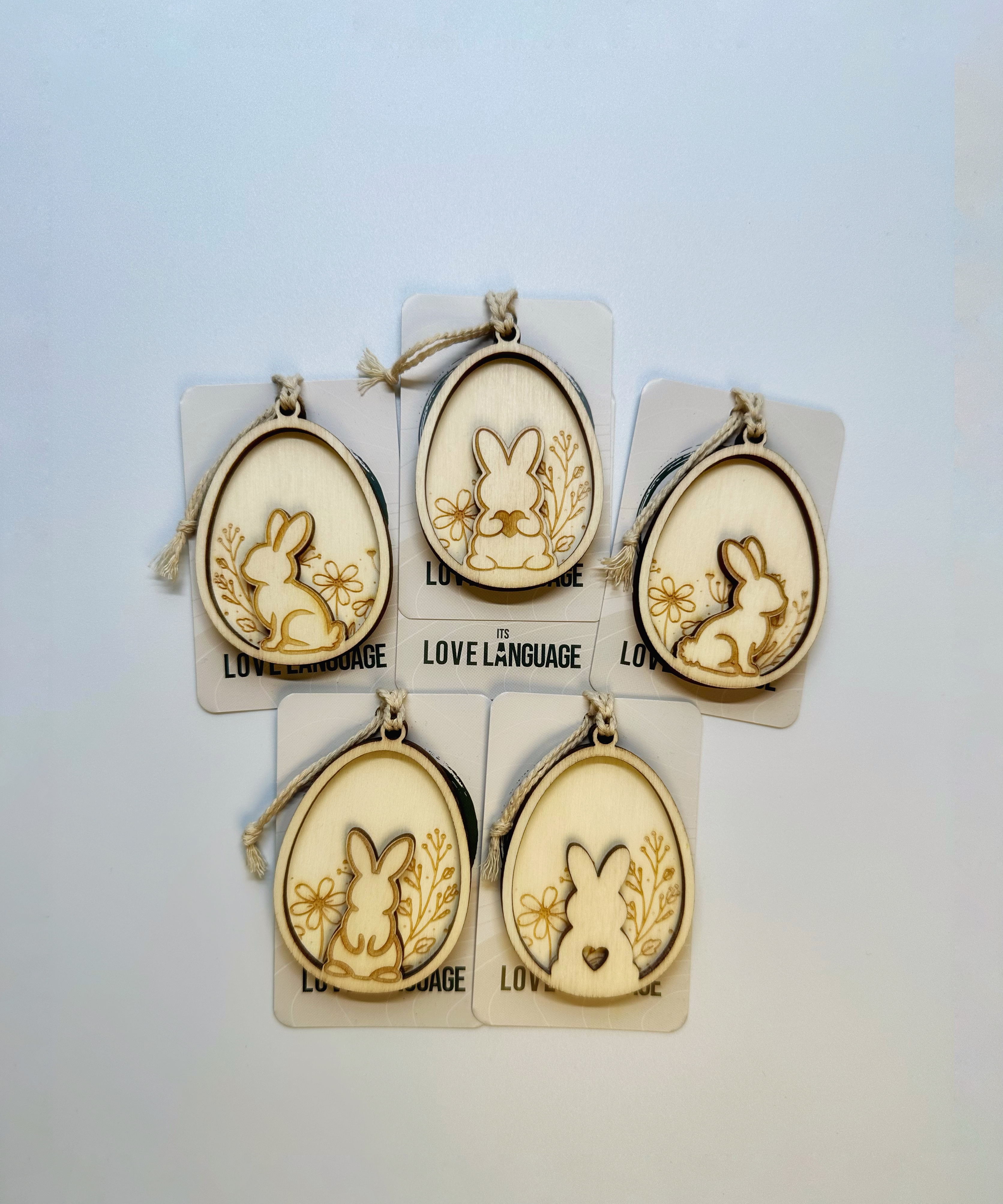 Easter Collection Übersicht mit Eieranhängern ohne Gold