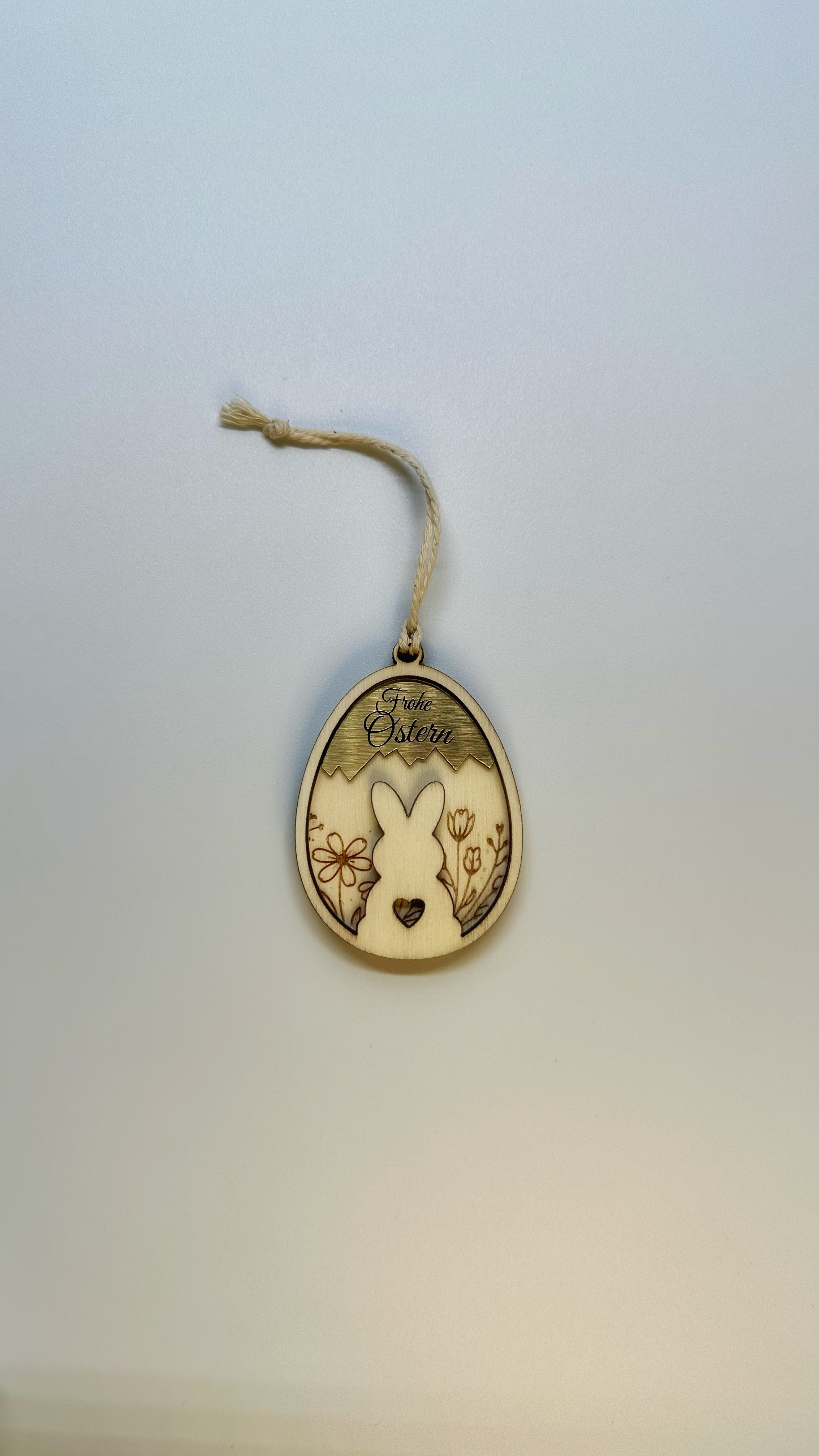 Hase mit Herz-Ausschnitt